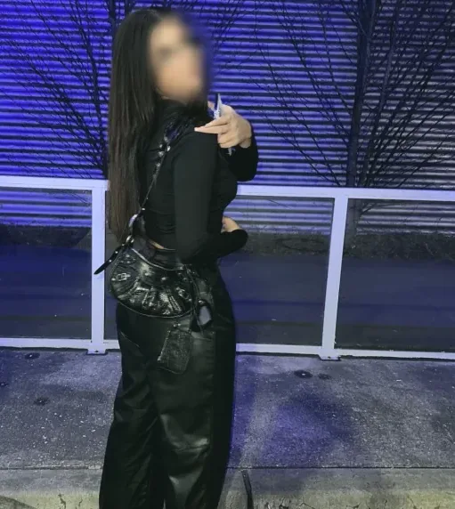 Alena, 19