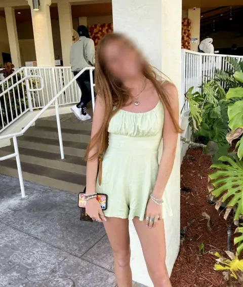 Amina, 19
