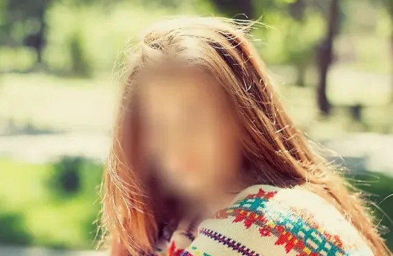 Carina, 27