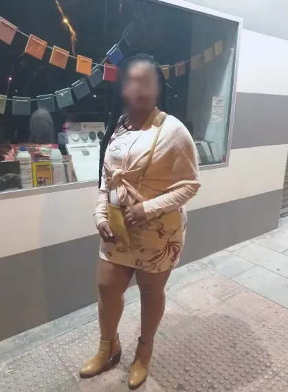 Christina, 25