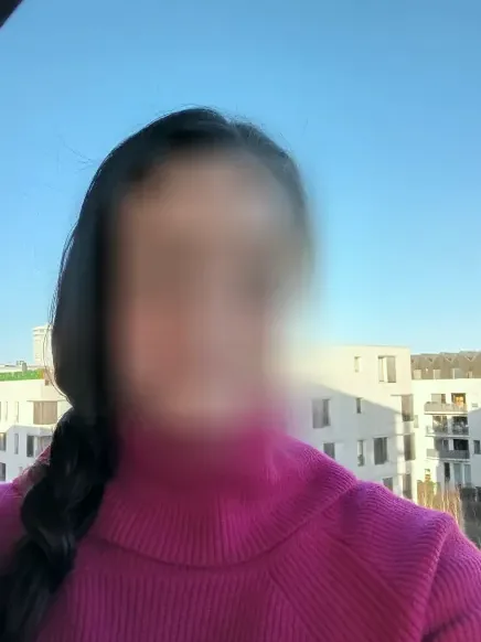 Claudia, 39