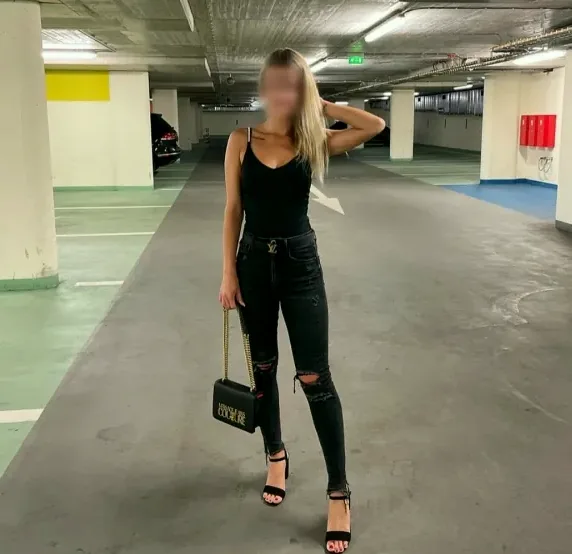 Dragana, 21