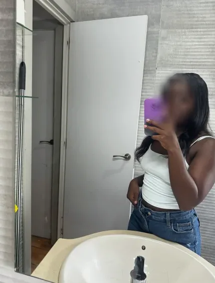 Ingrid, 29