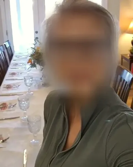 Jovana, 38