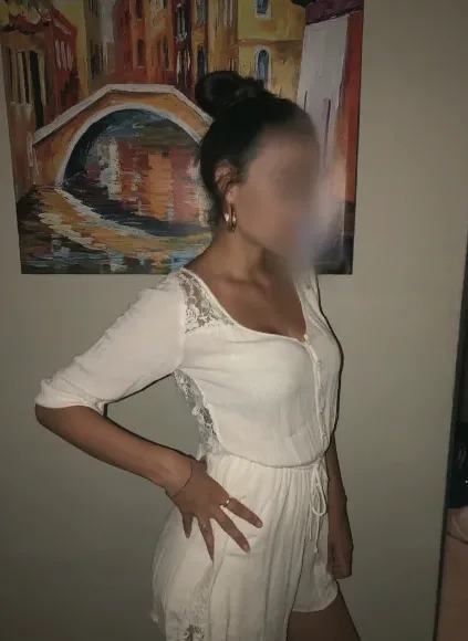 Jovana, 32