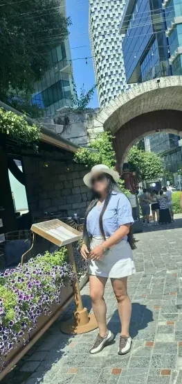 Katarina, 35