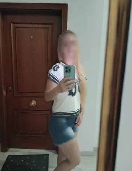 Laura, 38