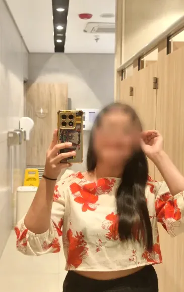 Marina, 31