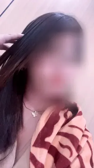 Martina, 34