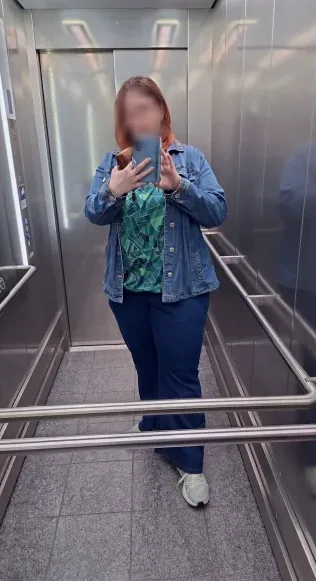 Michaela, 40
