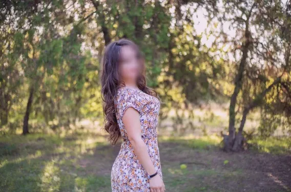 Nadine, 39