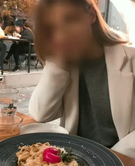 Nina, 37