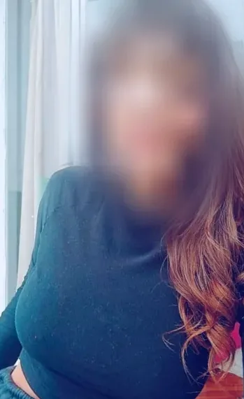 Sabine, 33