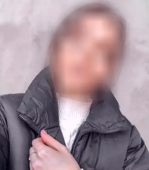 Sophie, 23