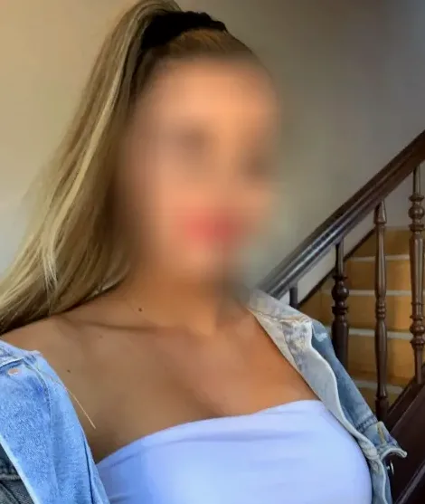 Sophie, 26