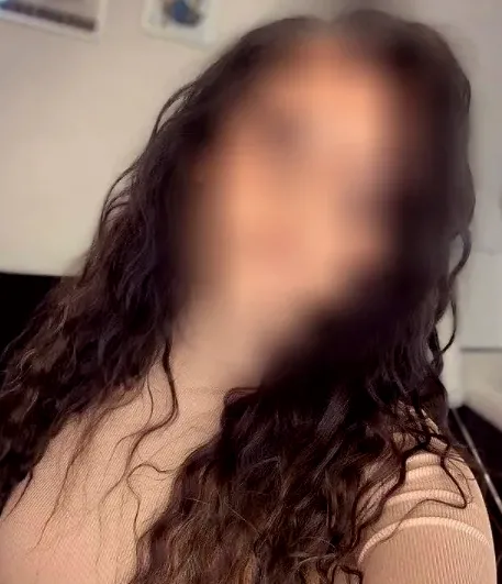 Sophie, 35